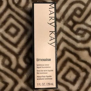 TimeWise® Luminous-Wear® Liquid Foundation-Beige 4